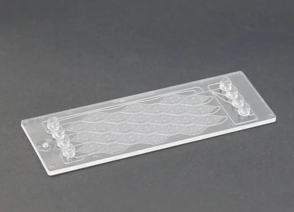 AMF - Microfluidic chip vs microfluidic manifold - Chip from Chipshop 2